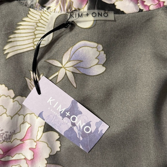 NWT Kim+Ono Chrysanthemum Floral And Crane Short Robe - Picture 11 of 11
